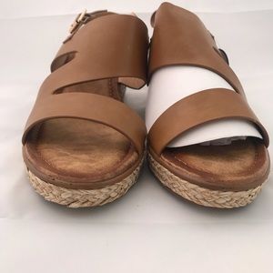 GC Lauriana Espadrille Tan Sandal Sz 9.5